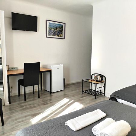 Hotel La Bastide D'Entraigues מראה חיצוני תמונה