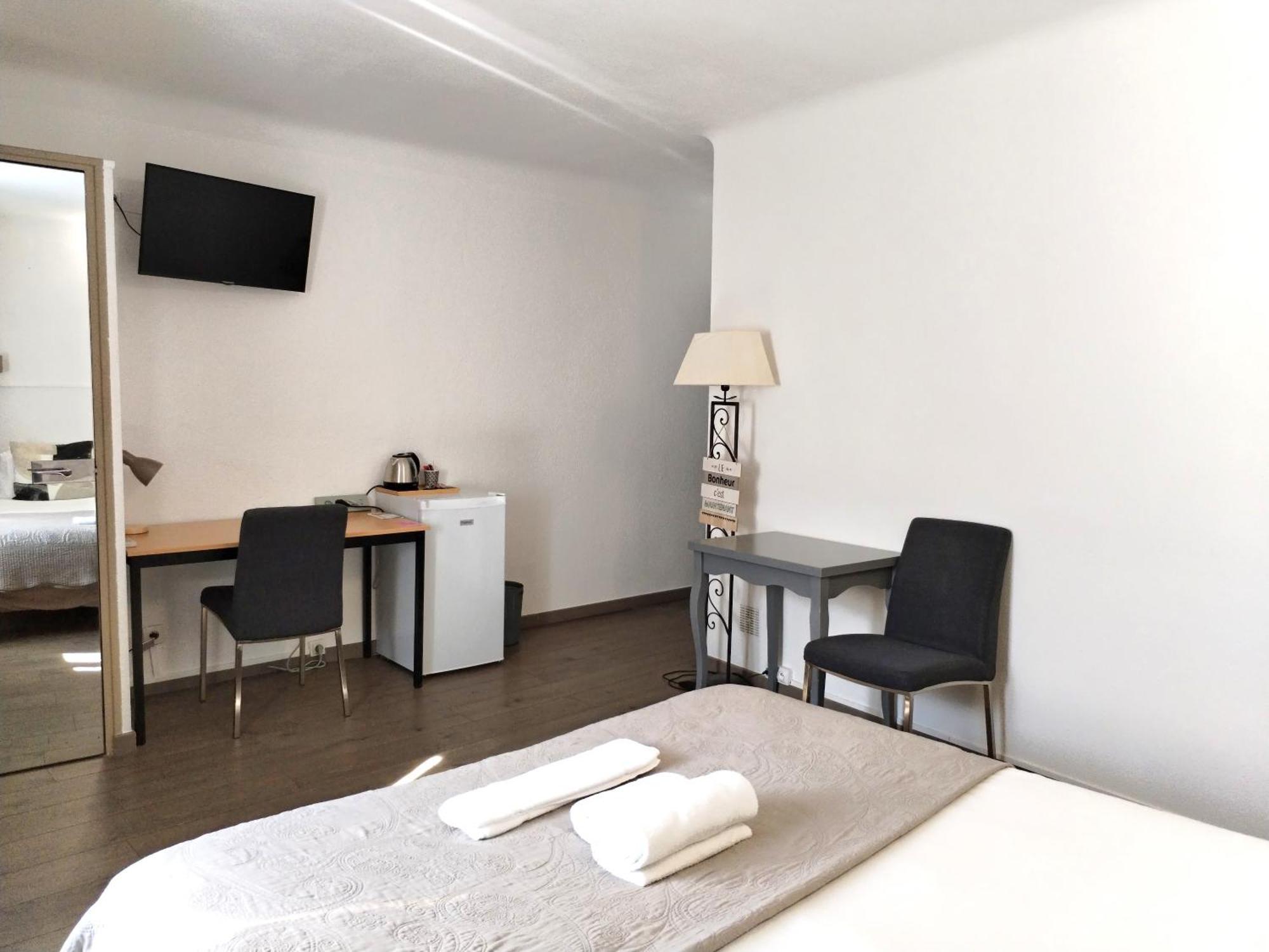 Hotel La Bastide D'Entraigues מראה חיצוני תמונה