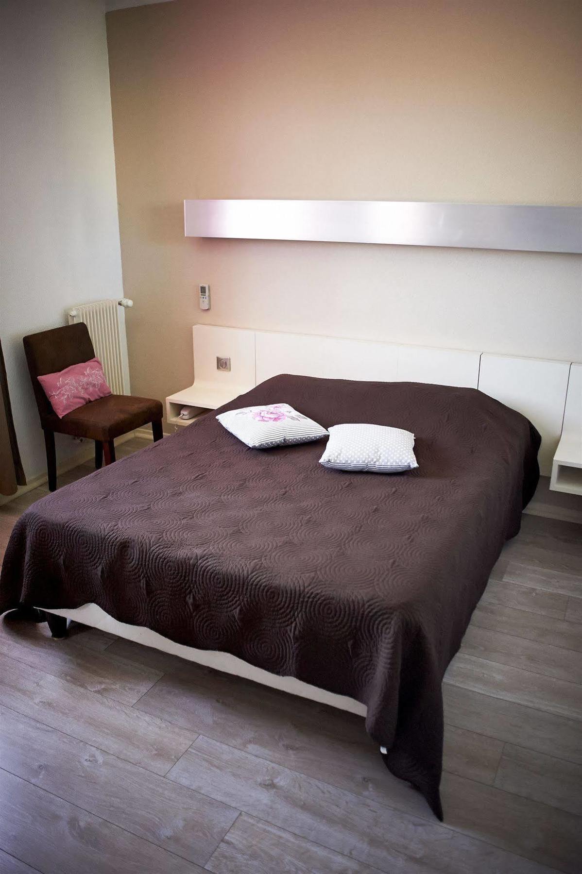 Hotel La Bastide D'Entraigues מראה חיצוני תמונה